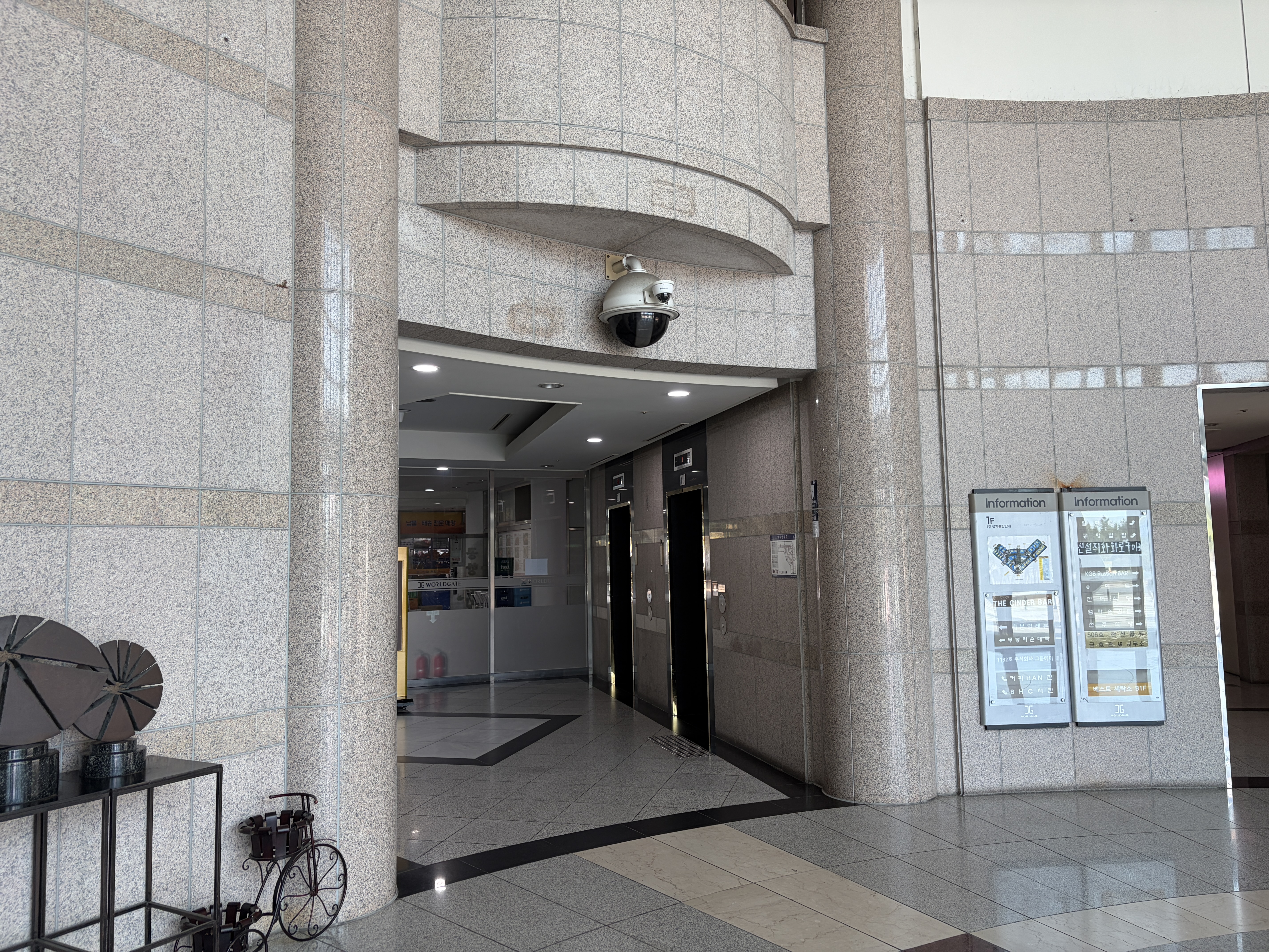Elevators on the 1st floor